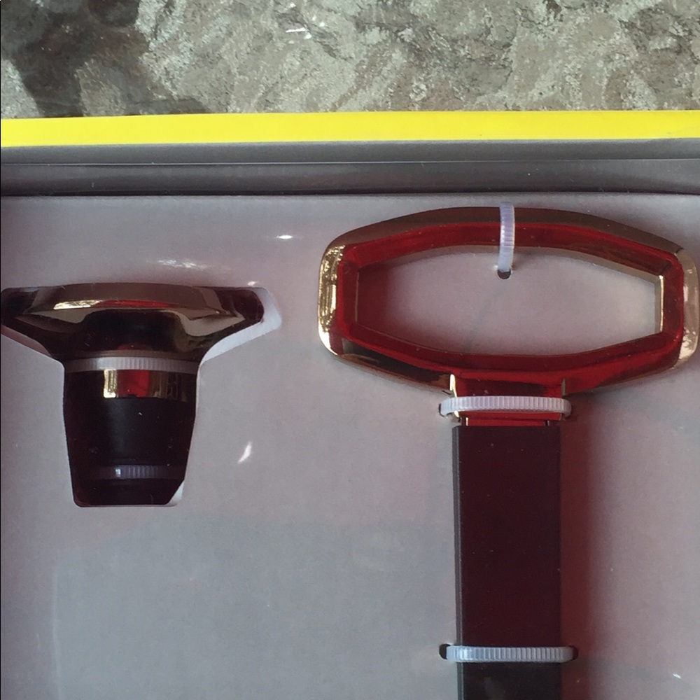 Wine Key and Stopper Bar Set